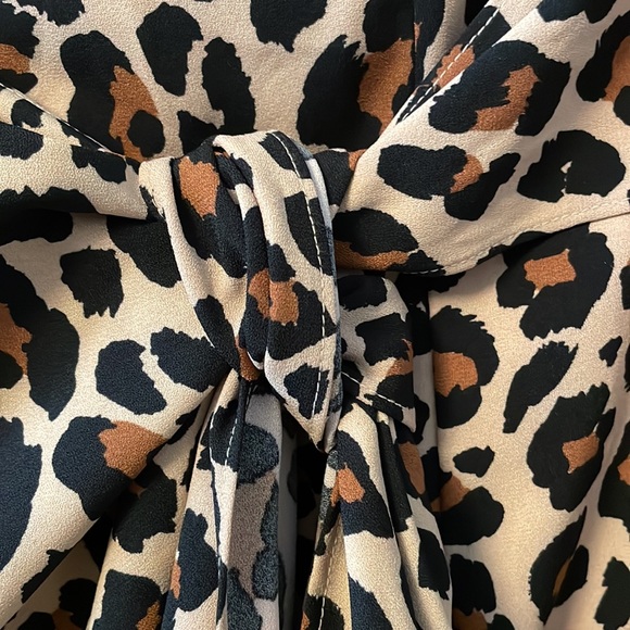 Woman’s size 8 Worthington faux wrap leopard print skirt. - Picture 6 of 9